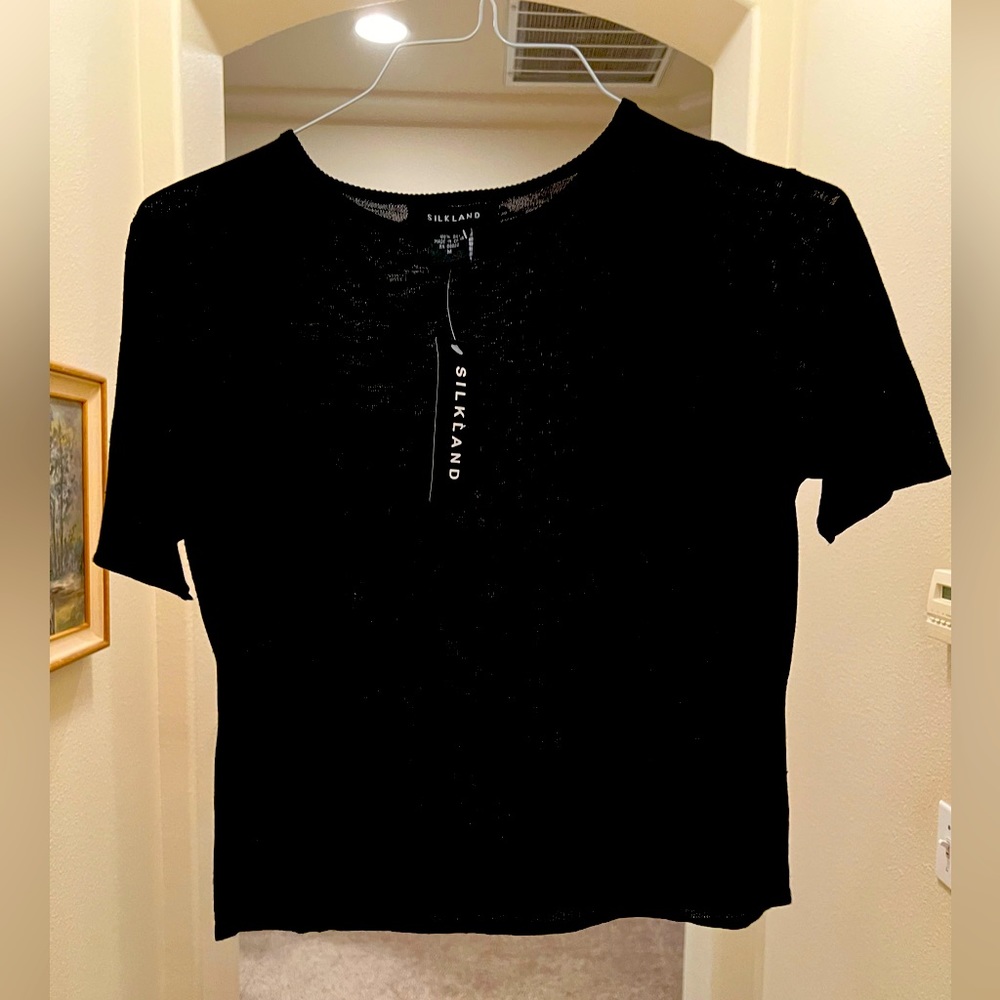 NWT Silkland 100% Silk lightweight crop top size Medium.